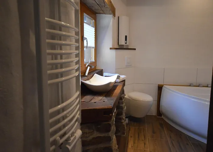 Hiking Nature & Charm بيت للعطل Roes